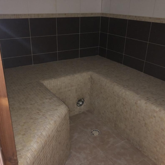  Annonces SAUVIAN : Commerces | BEZIERS (34500) | 300 m2 | 272 000 &euro; 