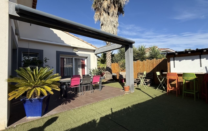 Maison   MONTBLANC  104 m2 320 000 € 